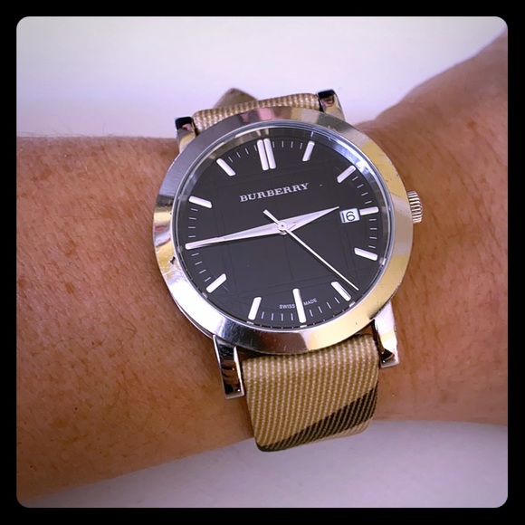 BURBERRY BEAUTIFUL WATCH!❤️❤️ - Picture 5 of 8